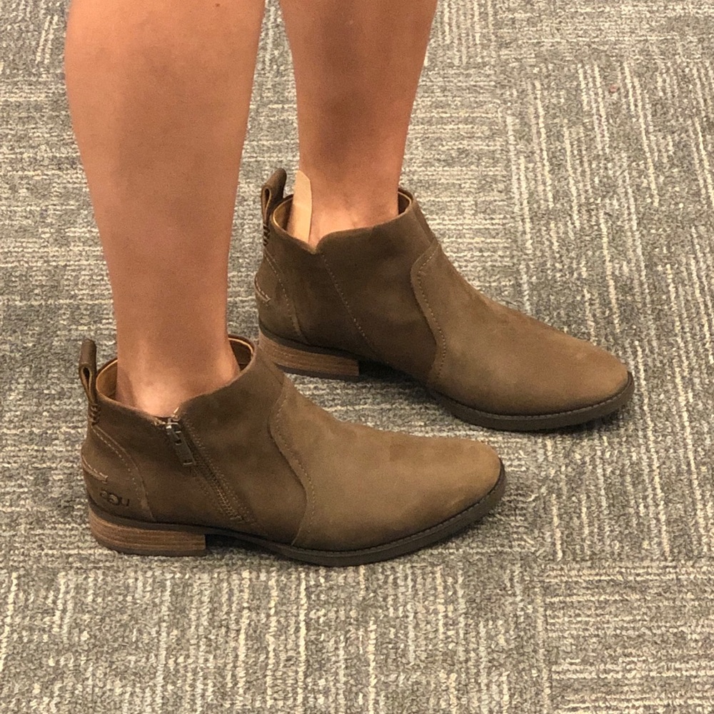 UGG
